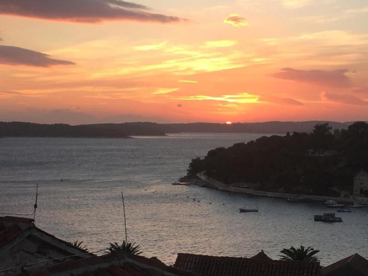 Hvar Old Dalmatian House Junior Suite - Deck 3 Hvar Town Exterior photo